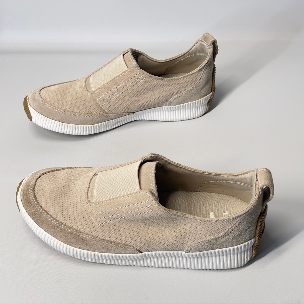SOREL women’s size 8 Cream Tan Slip On Loafers Canvas Shoe